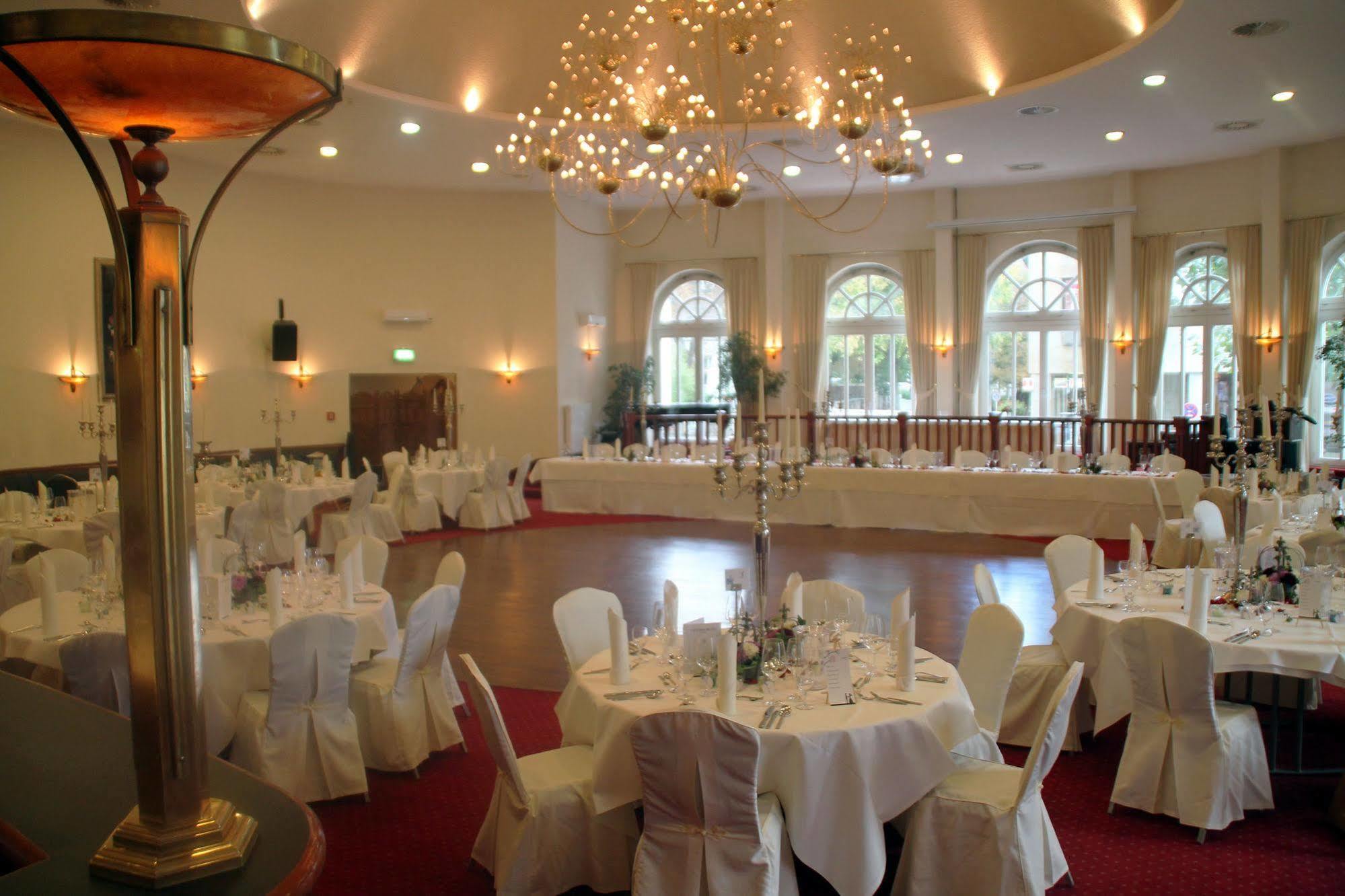 Victoria Hotel Минден Екстериор снимка
