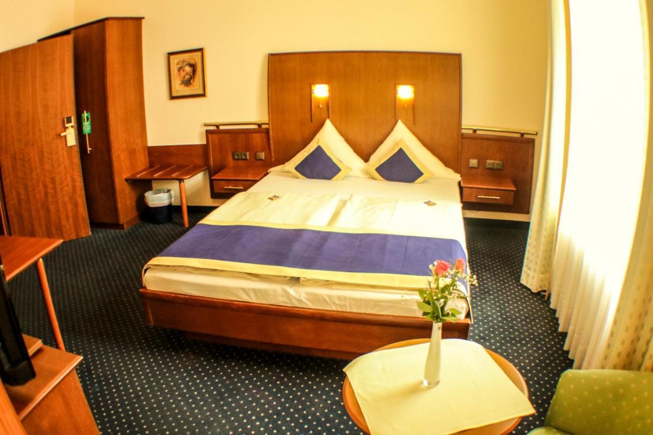 Victoria Hotel Минден Екстериор снимка